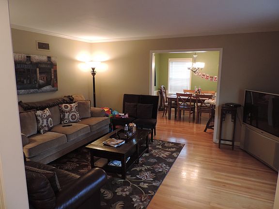 5th image of 4791 Welchshire Ave