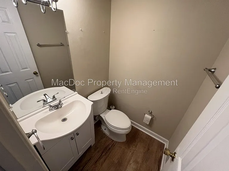 14611 Earlham Ct — Photo 4