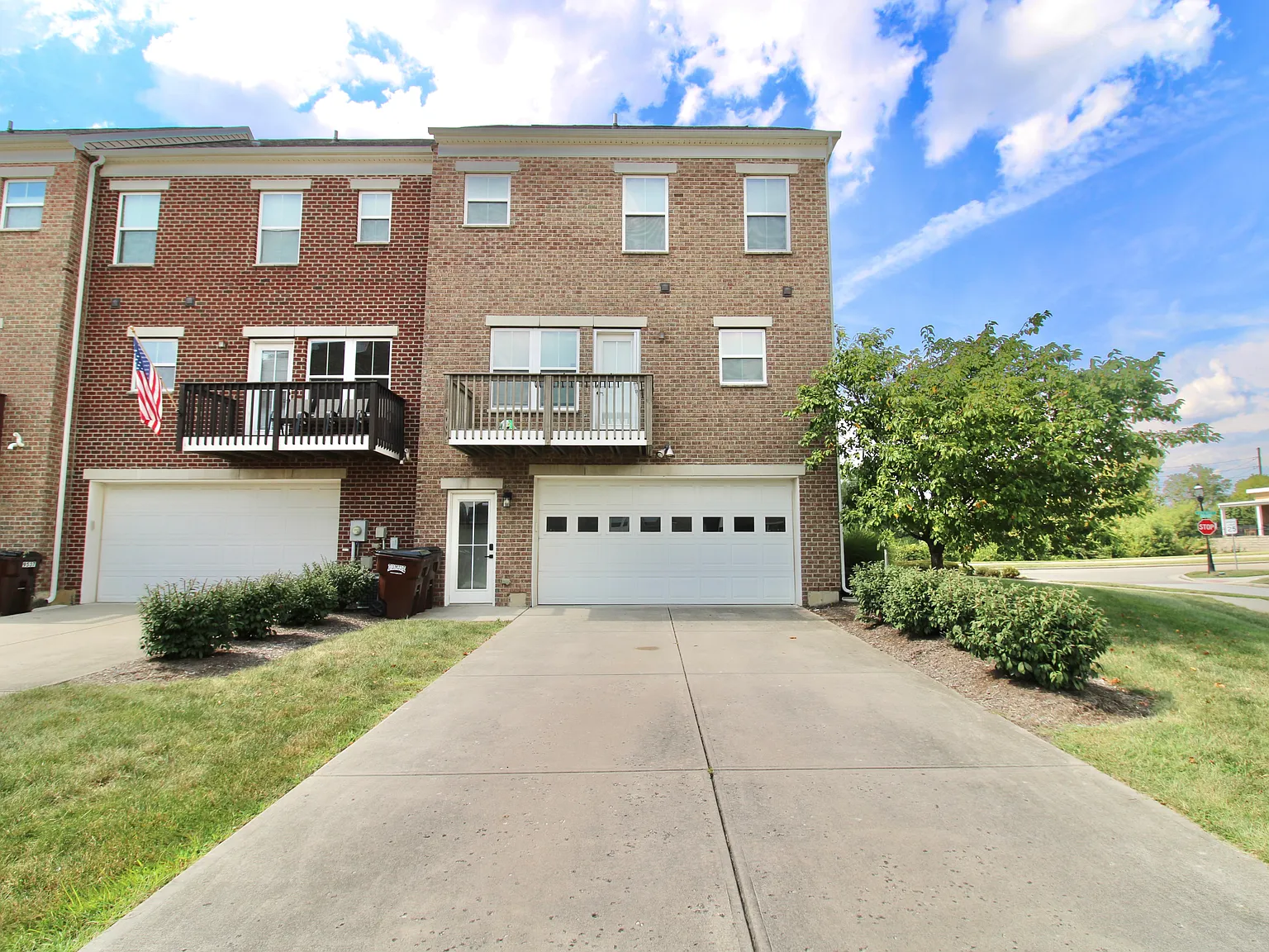 3 bed, 2112 sqft, $3,100 — Photo 3