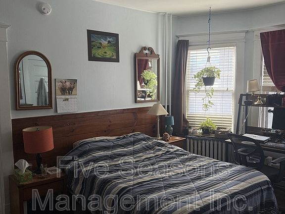 4th image of 212-214 King St #1