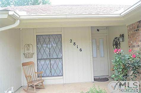 3rd image of 2816 Live Oak Ln