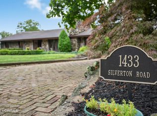 1433 Silverton Rd, Toms River, NJ 08755
