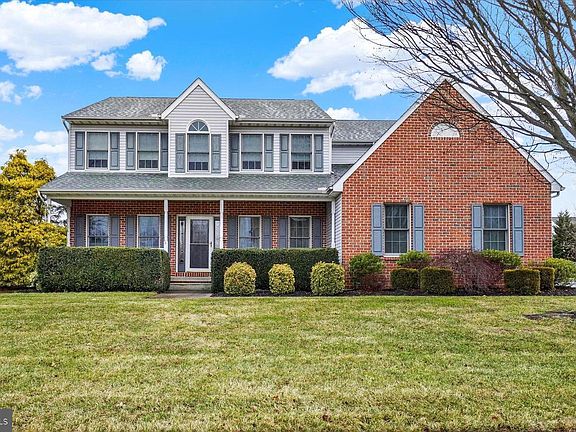 2nd image of 2653 Ferncreek Ln