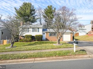 9902 Snowbound Ct, Vienna, VA 22181