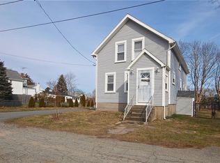 32 View Ave, Middletown, RI 02842