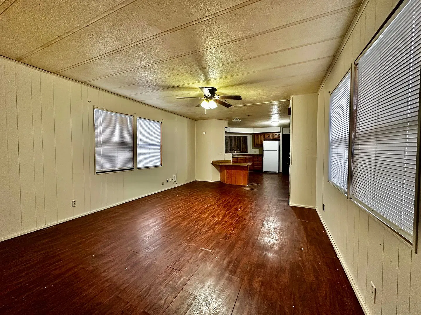 3/3 Mobile Home — Photo 4