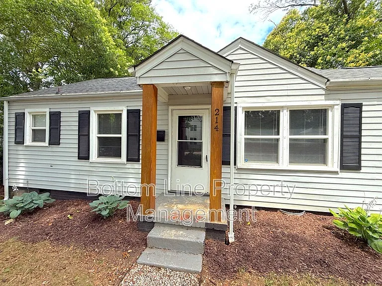 214 S Gardner Ave — Photo 2