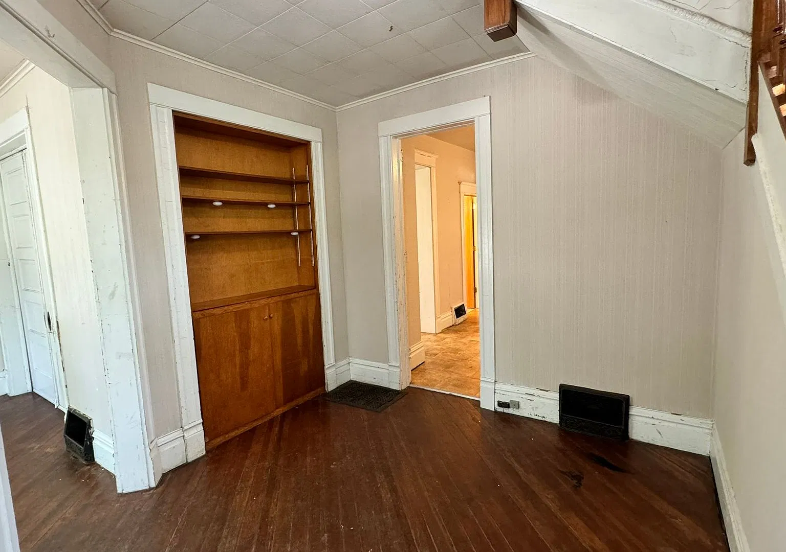 $2,300 | 4 Bedroom, 2 Bathroom Multi Floor House | Cat Friendly* | Available for August 1st, 2027... — Photo 3