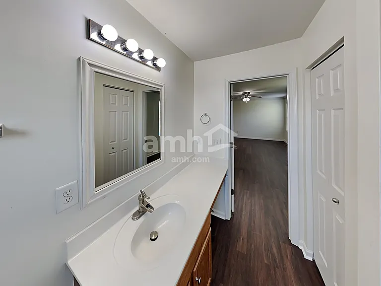 661 Wolfeboro Ln — Photo 13