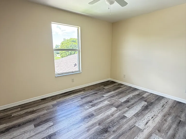 1019 SE 11th St #3 — Photo 11