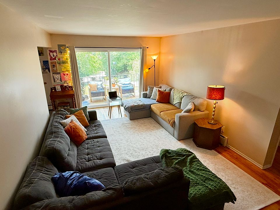 main living area
10 x 7 sectional