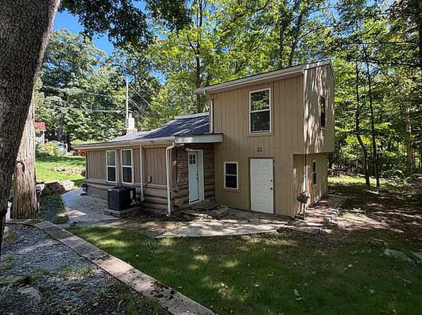 32 E Park Dr