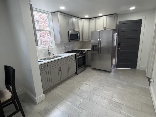 3837 W Jackson Blvd #2R, Chicago, IL 60624