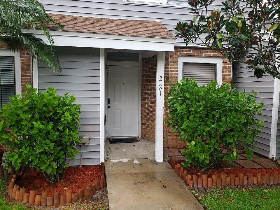 1st image of 221 Arbor Cir