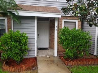 221 Arbor Cir, Sanford, FL 32773