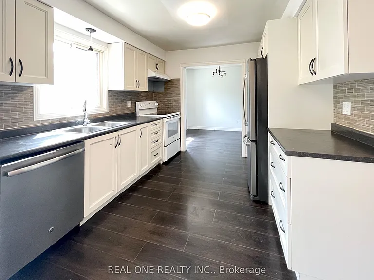 19 Blair Cres — Photo 13