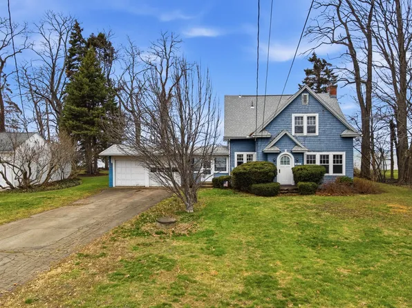 8016 Driftwood Dr, Erie, PA 16511