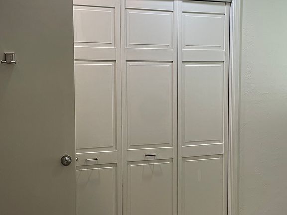 Closet-2nd bedroom