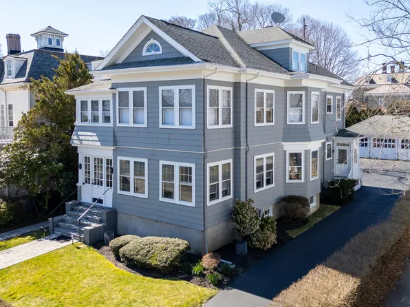 75 Ayrault St #1, Newport, RI 02840