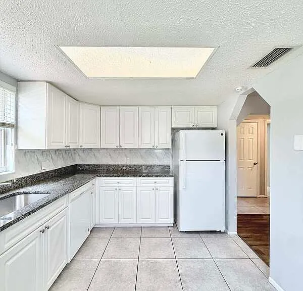 4725 39th Ave N #101 — Photo 5