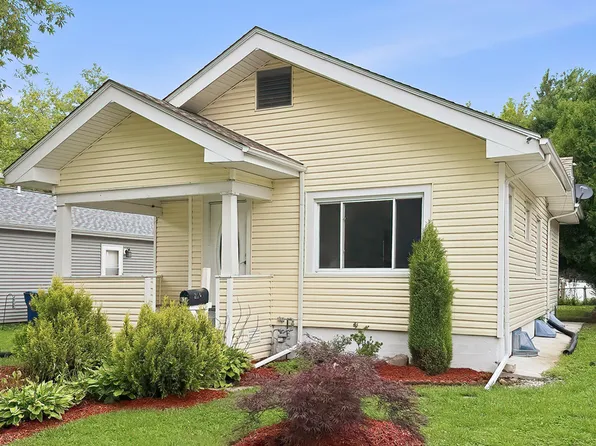 638 N Myrtle St, Waukegan, IL 60085