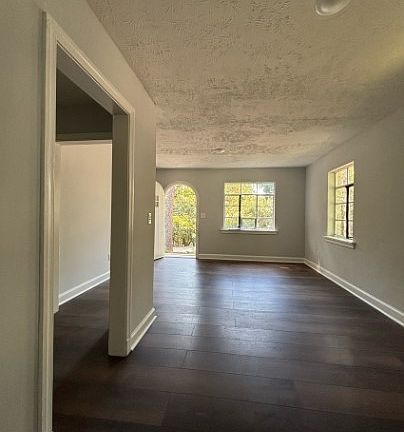 5th image of 1406 Briarcliff Dr