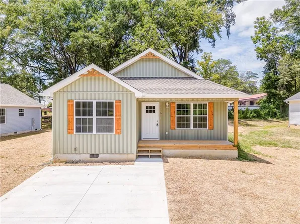 3 New Doris St, Dalton, GA 30721