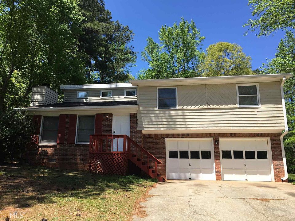1st image of 816 Greenwood Trl SE