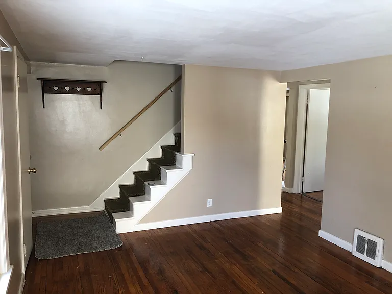 1361 Elmwood Ave SW — Photo 2