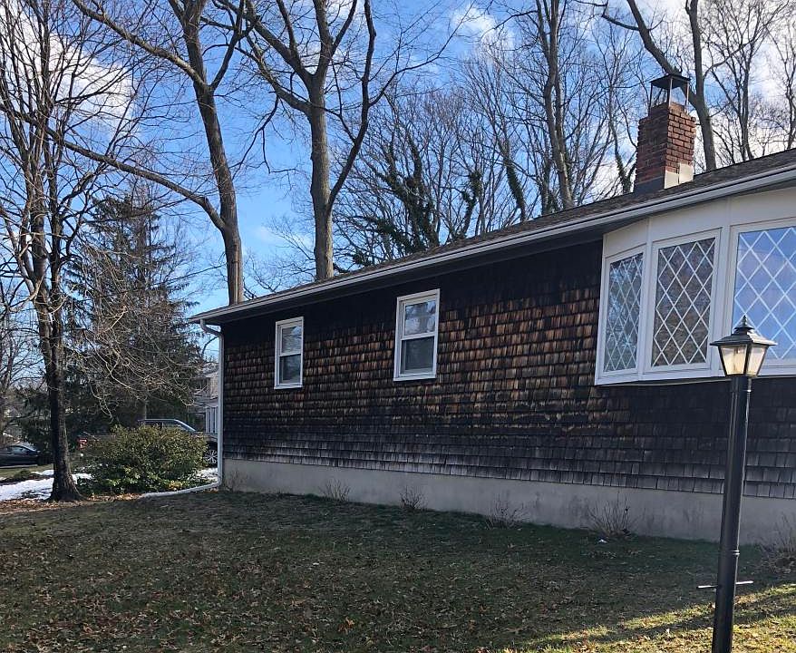 1st image of 863 Royal Ln