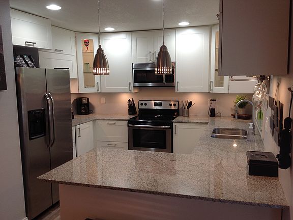 2nd image of 251 Pompano Dr SE APT B
