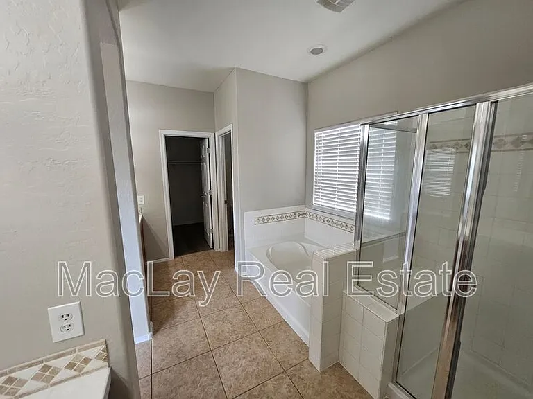 25850 W Pleasant Ln — Photo 16