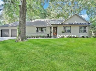 4110 W 98th St, Overland Park, KS 66207