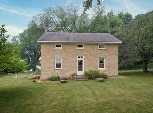 N9365 Inglehart Rd, Cambria, WI 53923