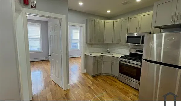 1209 Gilbert Pl #1 — Photo 1