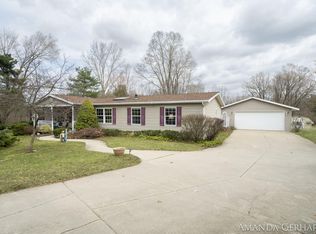 9950 Wolven Ave NE, Rockford, MI 49341