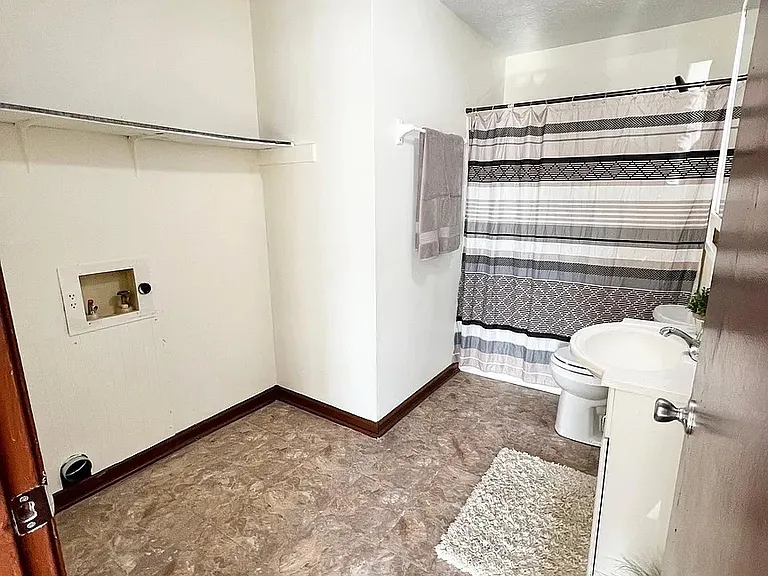 1465 Michigan Ave #B — Photo 8