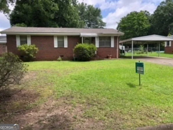 1222 S 9th St, Lanett, AL 36863
