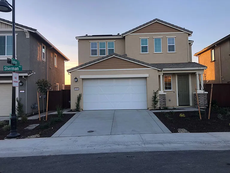 3233 Sherman Way — Photo 2