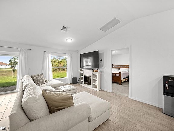 5th image of 4004 NE 23rd Ave