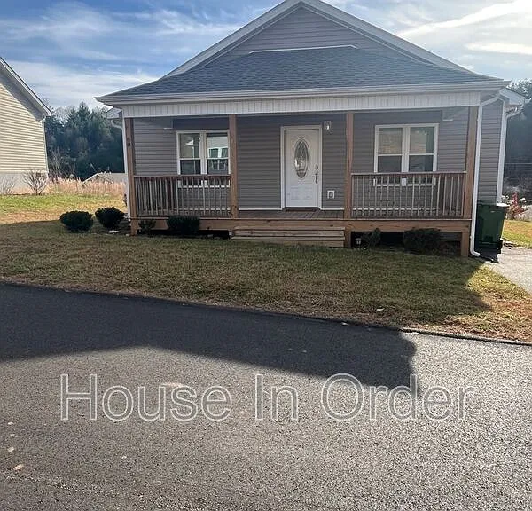 60 Patriot Pl — Photo 1
