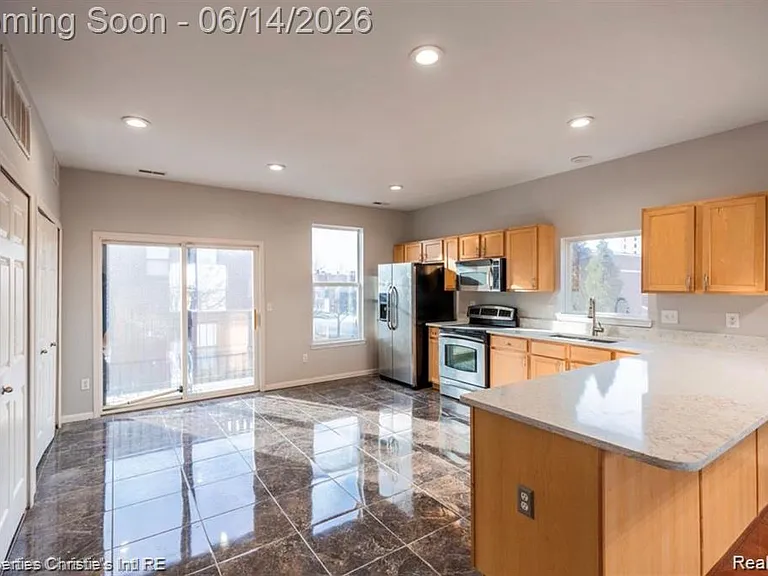 7645 Woodward Ave #70 — Photo 4