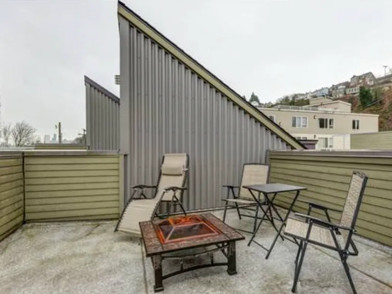 564 McGraw St — Photo 12