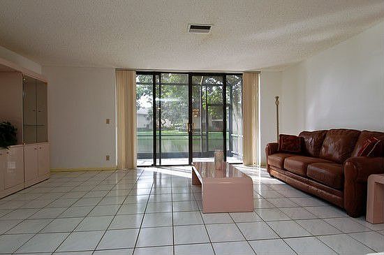 4th image of 4808 NW 22nd St #4122