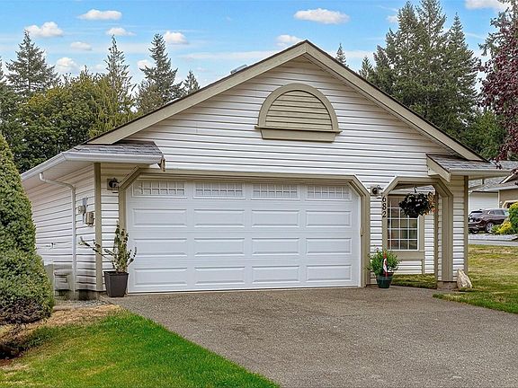 2nd image of 682 Pineridge Dr