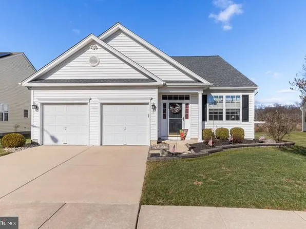 5 Mayfaire Cir, Westampton, NJ 08060