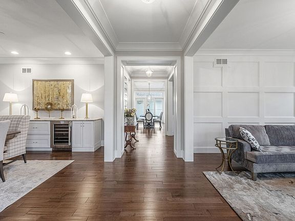 4th image of 618 Buckingham Pl