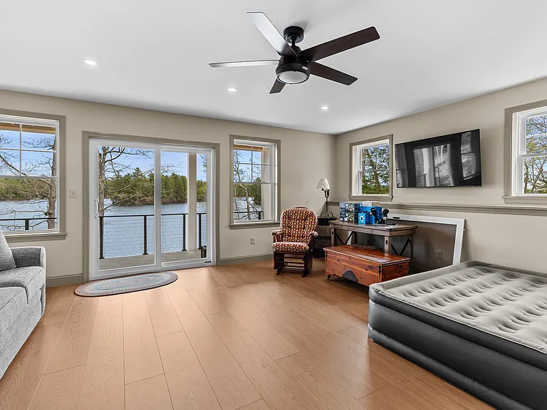 1296 W Shore Dr — Photo 15
