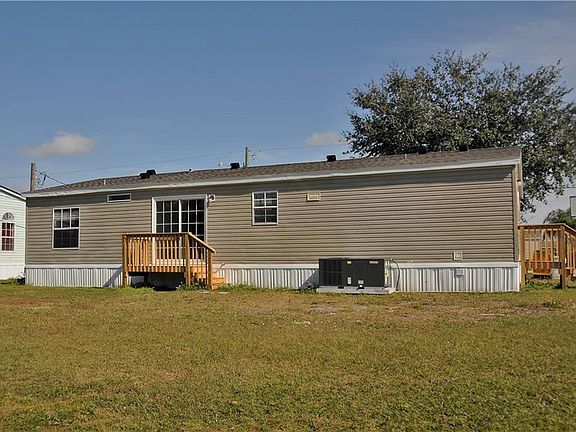4th image of 3713 Silver Lake Dr