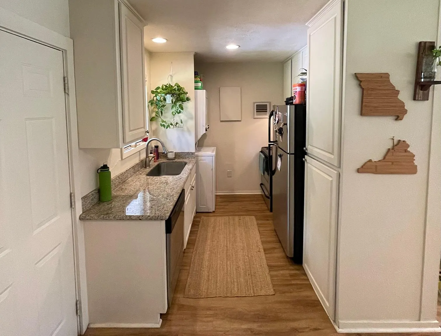 1227 Melwood Place — Photo 2